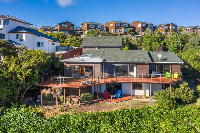 Photo of property in 22 Sailmaker Close, Whitby, Porirua, 5024