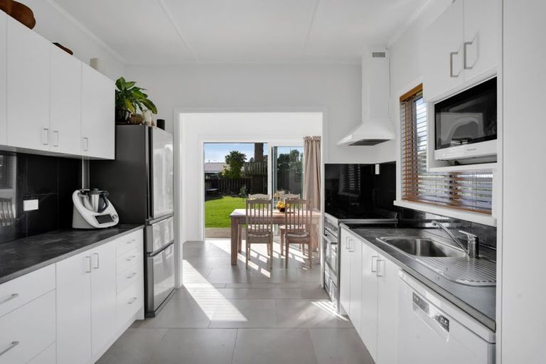 Photo of property in 147 Tasman Street, Opunake, 4616