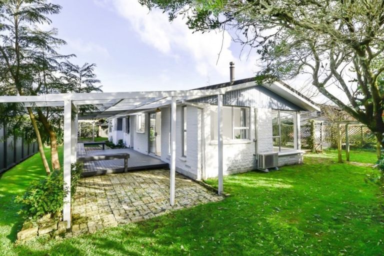 Photo of property in 2 Montana Place, Dinsdale, Hamilton, 3204