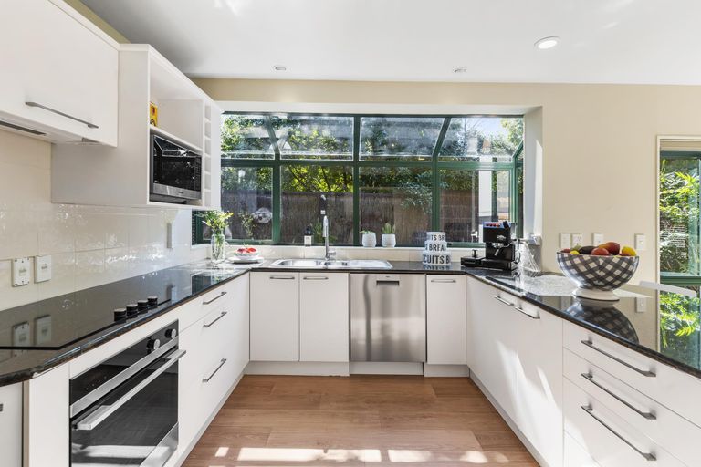 Photo of property in 1/28 Sale Street, Cockle Bay, Auckland, 2014