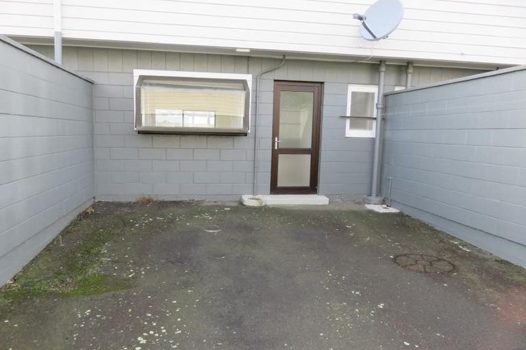 Photo of property in 21/4u Dr Taylor Terrace, Johnsonville, Wellington, 6037