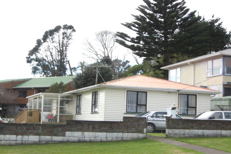 Photo of property in 124b Omata Road, Marfell, New Plymouth, 4310