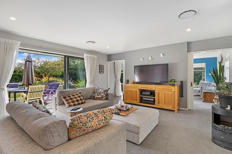 Photo of property in 42 Watkins Drive, Rangiora, 7400