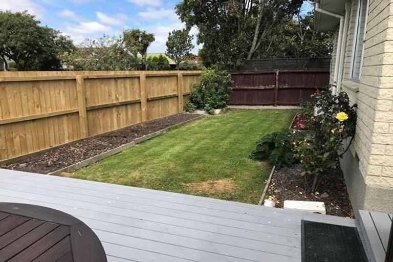 Photo of property in 1/45 Chipping Lane, Redwood, Christchurch, 8051
