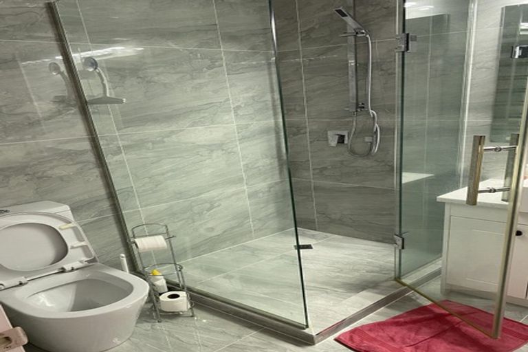 Photo of property in 2 Creggan Crescent, Flat Bush, Auckland, 2019