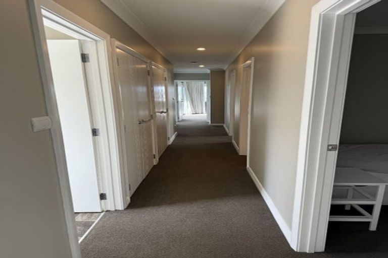 Photo of property in 2/17 Commodore Parry Road, Castor Bay, Auckland, 0620