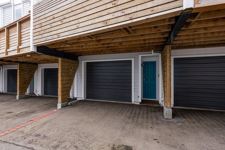 Photo of property in Pirie Street Townhouses, 28/35u Pirie Street, Mount Victoria, Wellington, 6011