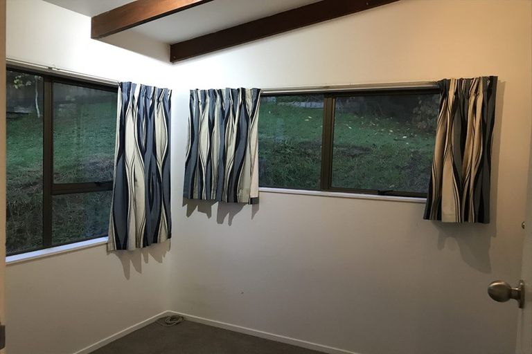 Photo of property in 16 Telstar Place, Beach Haven, Auckland, 0626