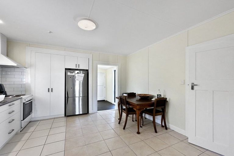 Photo of property in 18 Swiss Avenue, Gonville, Whanganui, 4501