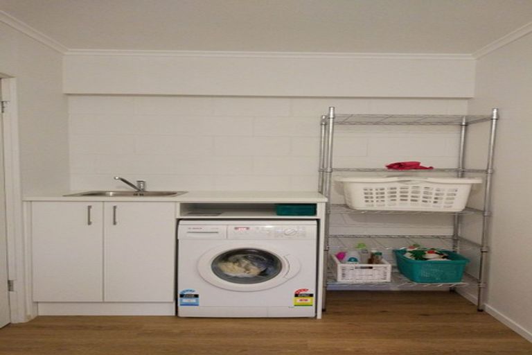 Photo of property in 129 Kia Ora Road, Beach Haven, Auckland, 0626