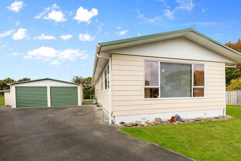 Photo of property in 24 Cecil Place, Cloverlea, Palmerston North, 4412