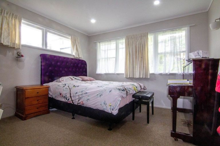 Photo of property in 30 Sovereign Place, Glenfield, Auckland, 0629