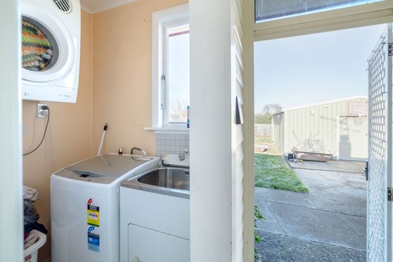 Photo of property in 17 Costley Street, Carterton, 5713