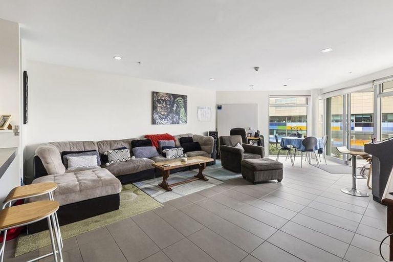 Photo of property in Piermont Apartments, 3b/82 Cable Street, Te Aro, Wellington, 6011
