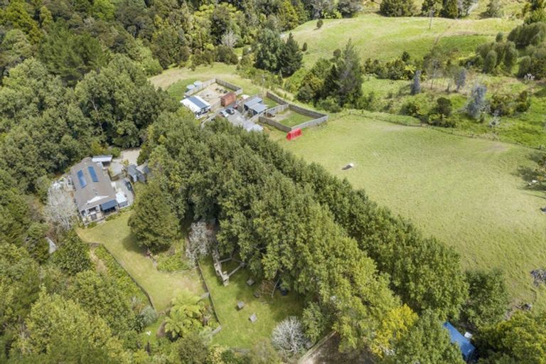 Photo of property in 2 Cowan Bay Road, Pohuehue, Warkworth, 0983