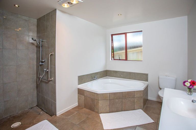 Photo of property in 208 Russell Bruce Place, Onemana, Whangamata, 3691