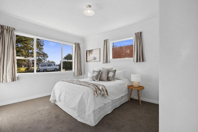 Photo of property in 43 Isadore Road, Saint Clair, Dunedin, 9012