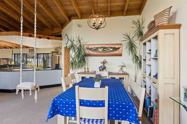 Photo of property in 18 Paetawa Road, Peka Peka, Waikanae, 5391