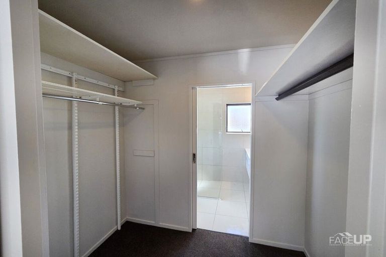 Photo of property in 1/179 Wiseley Road, West Harbour, Auckland, 0618