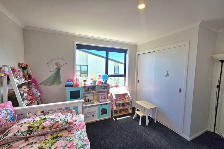 Photo of property in 25 Discovery Place, Marfell, New Plymouth, 4310