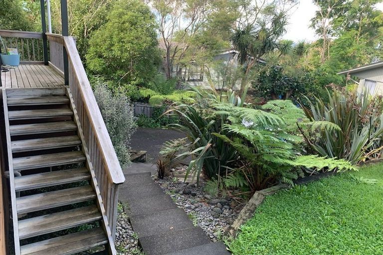 Photo of property in 6 Nielsen Place, Massey, Auckland, 0614