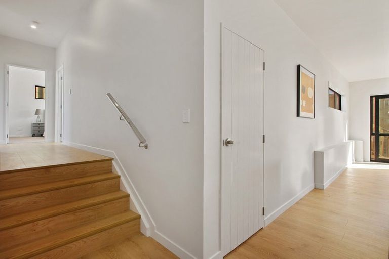 Photo of property in 16 Awa Avenue, Helensville, 0800