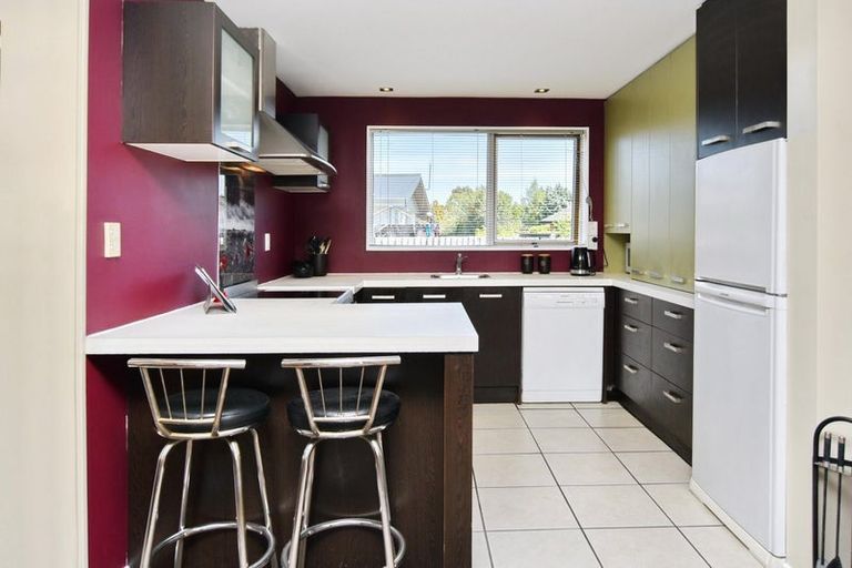 Photo of property in 10 Martyn Street, Rangiora, 7400