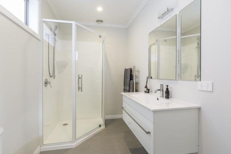 Photo of property in 97 Kaipara Portage Road, Riverhead, 0820