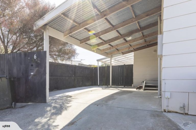Photo of property in 6a Perrin Place, Kelvin Grove, Palmerston North, 4414