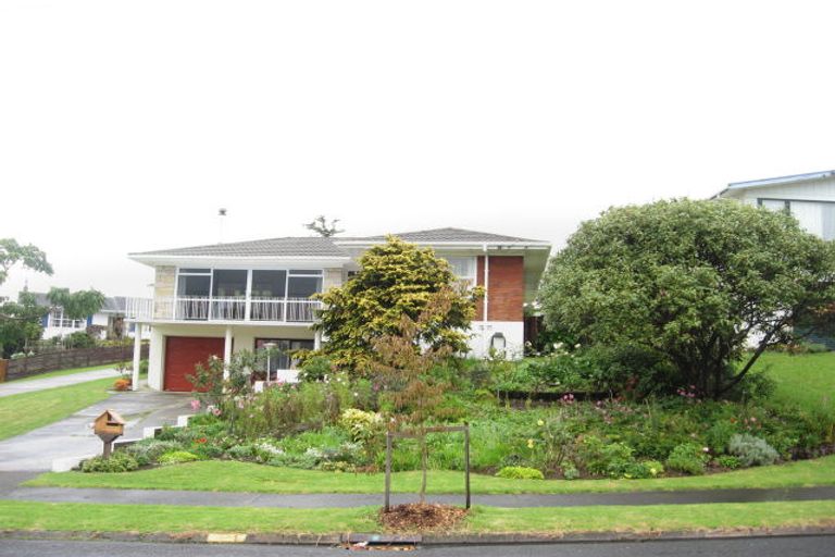 Photo of property in 17 Larne Avenue, Pakuranga Heights, Auckland, 2010