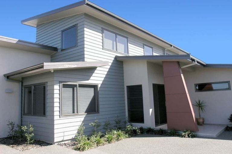 Photo of property in 71 Rototuna Road, Rototuna, Hamilton, 3210