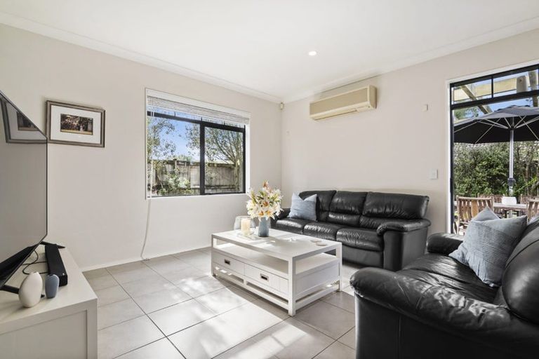 Photo of property in 29 Laurel Oak Drive, Schnapper Rock, Auckland, 0632