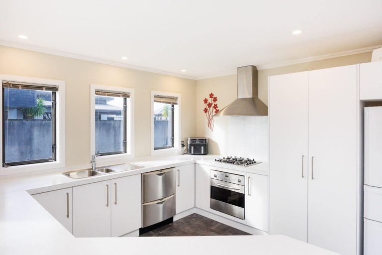 Photo of property in 65a Rosalie Terrace, Kelvin Grove, Palmerston North, 4414