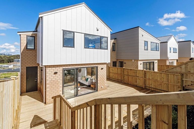 Photo of property in 41 Sunnyheights Road, Orewa, 0931