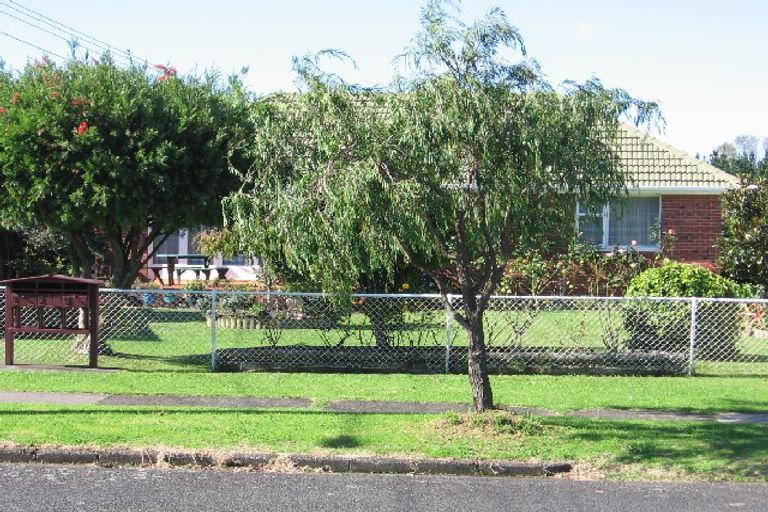 Photo of property in 2/38 Millen Avenue, Pakuranga, Auckland, 2010