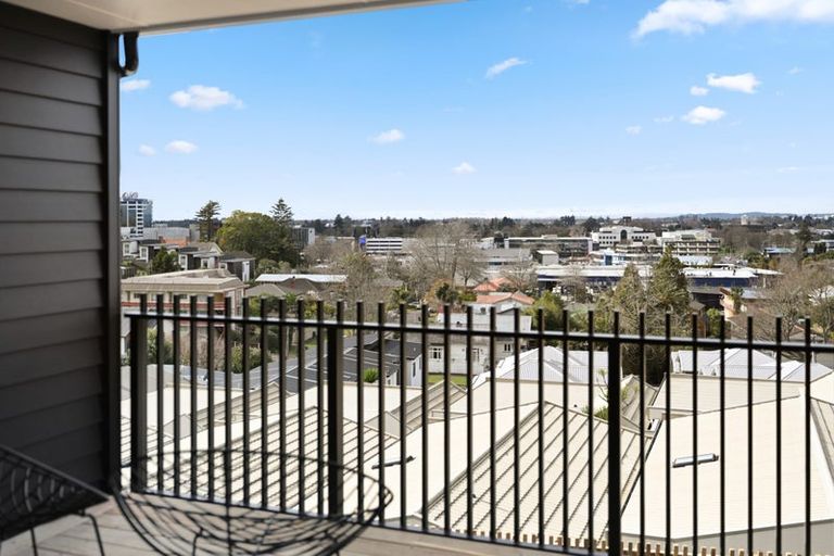 Photo of property in 5/12 Ruakiwi Road, Hamilton Lake, Hamilton, 3204
