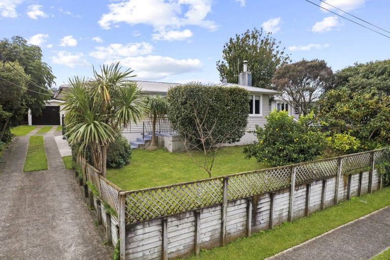 Photo of property in 60 Kingswood Road, Brookfield, Tauranga, 3110