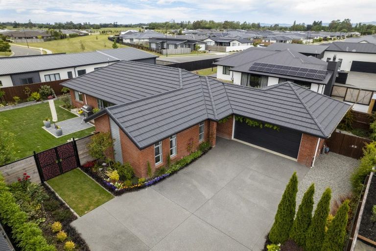 Photo of property in 25 Highgate Drive, Rangiora, 7400