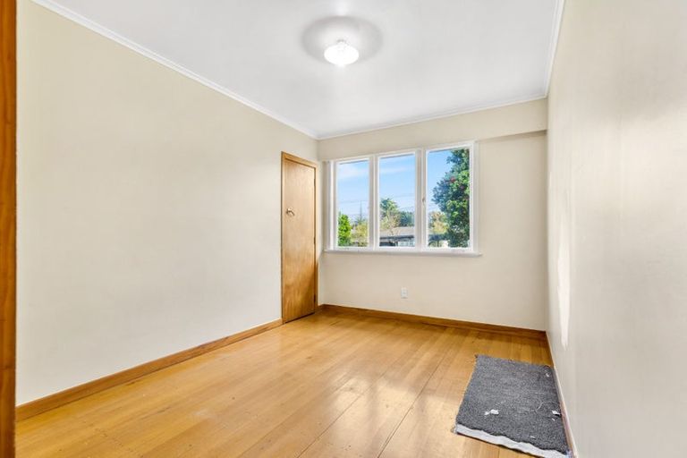 Photo of property in 20 Stokes Avenue, Te Atatu Peninsula, Auckland, 0610