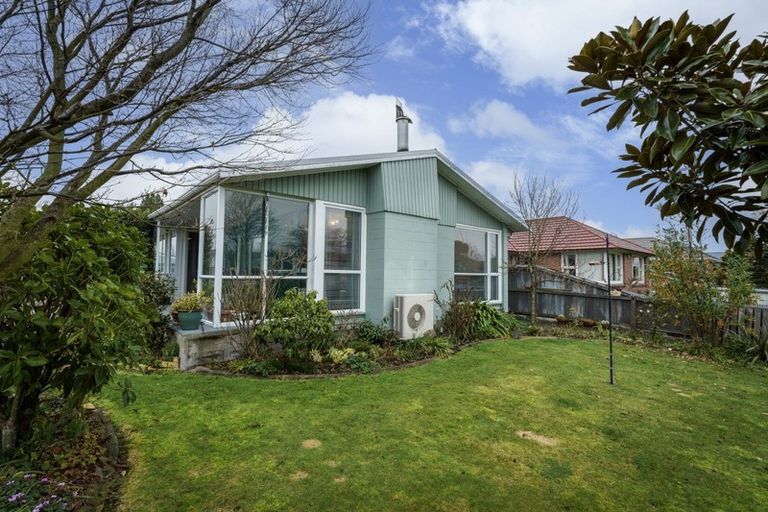 Photo of property in 17 Oriana Crescent, Hornby, Christchurch, 8042