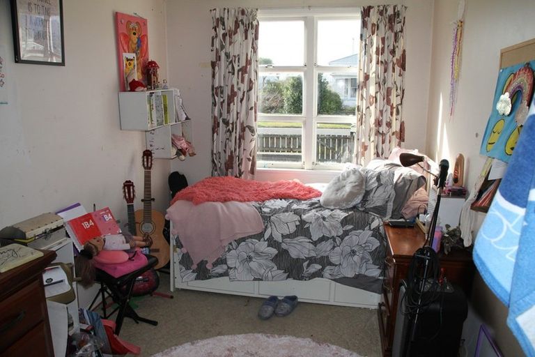 Photo of property in 132 Peel Street, Westport, 7825