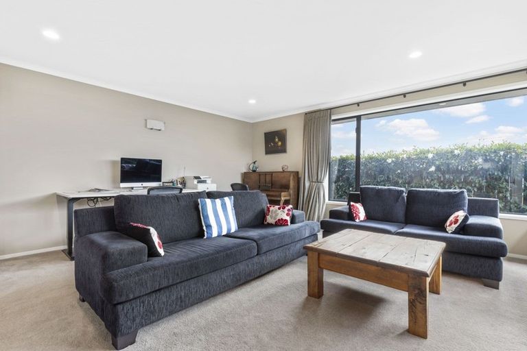 Photo of property in 15 Parkwood Place, Huntington, Hamilton, 3210