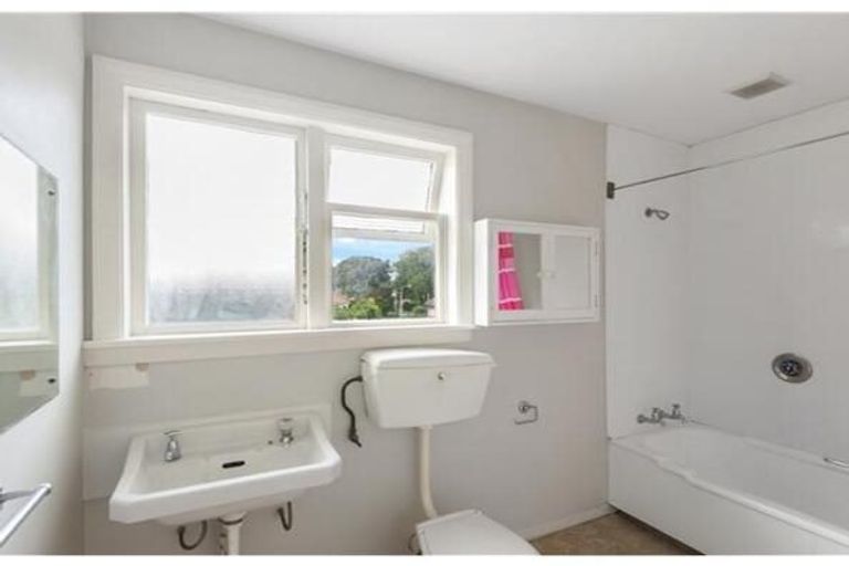 Photo of property in 5 Tara Street, Riccarton, Christchurch, 8041