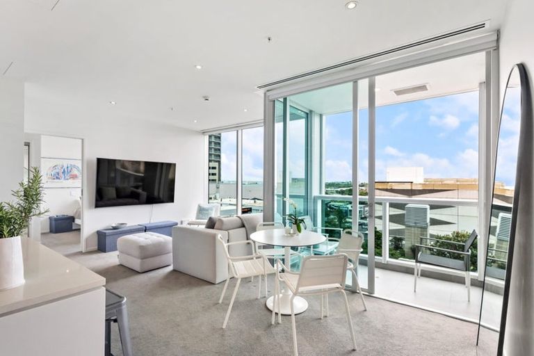 Photo of property in Sentinel Apartments, 505/3 Northcroft Street, Takapuna, Auckland, 0622