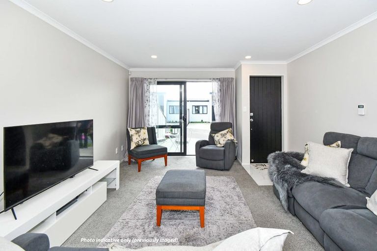 Photo of property in 27a Poruru Close, Papakura, 2110