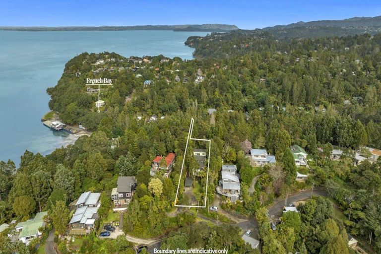 Photo of property in 11 Opou Road, Titirangi, Auckland, 0604