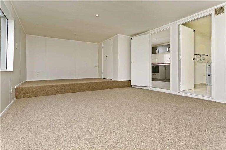 Photo of property in 1/115 Canongate Street, Birkdale, Auckland, 0626