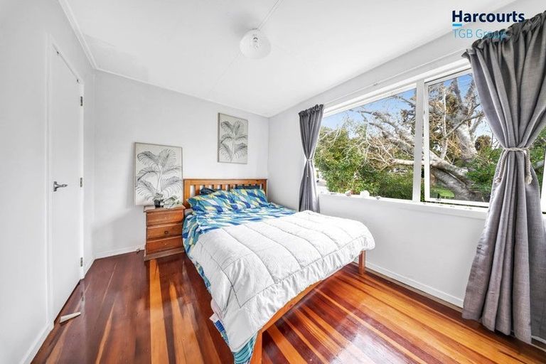 Photo of property in 8 Tawa Place, Waiuku, 2123