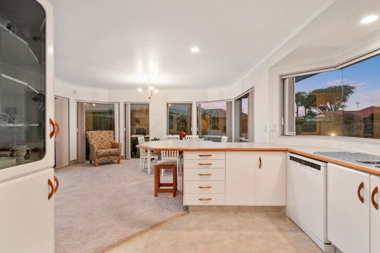 Photo of property in 24 Santa Monica Drive, Papamoa Beach, Papamoa, 3118