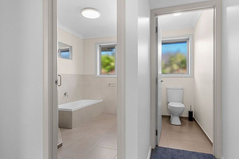 Photo of property in 82 Barbados Way, One Tree Point, 0118